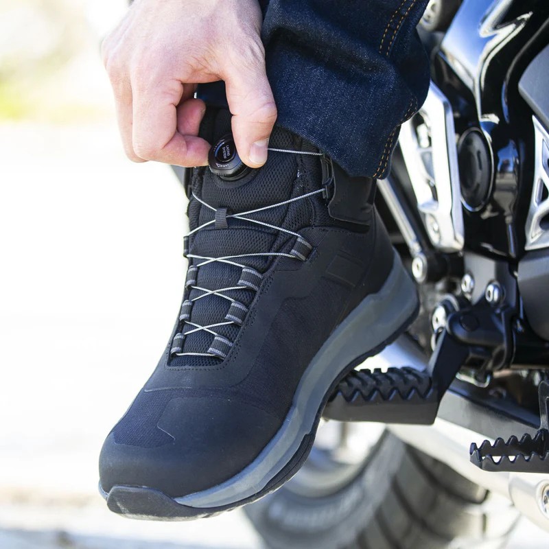 バイクを降りても、スタイリッシュ