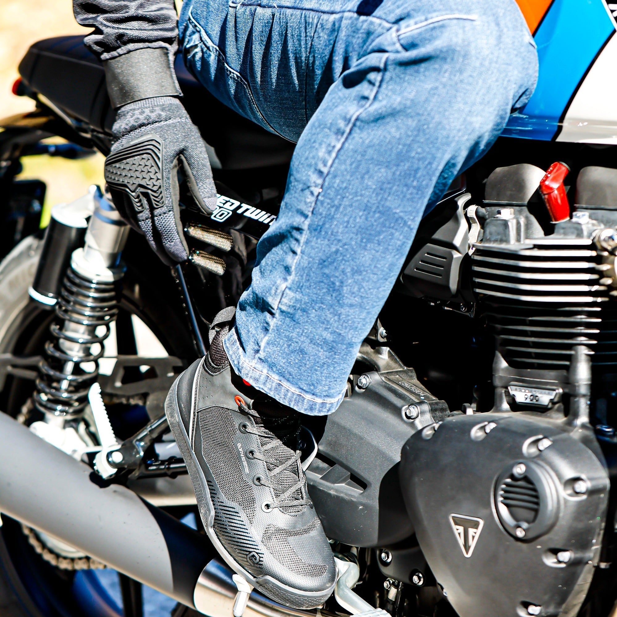 Skyline Air E-Dry urban riding sneaker style